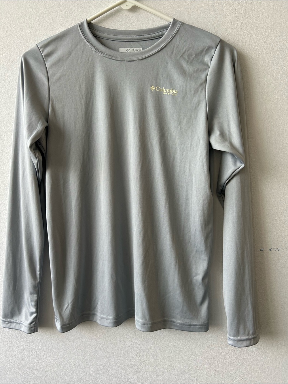 Columbia Light Gray Long-Sleeve UV Performance Tee (back flag w Sharks)